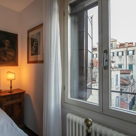 Ca' Al Giglio - Appartamento Vista Canale Veneţia Exterior foto