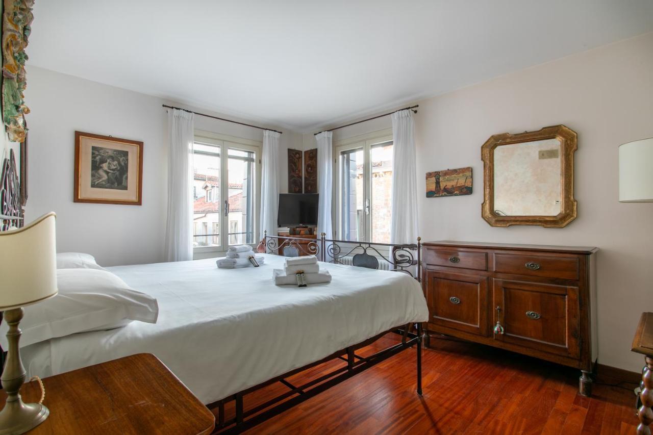 Ca' Al Giglio - Appartamento Vista Canale Veneţia Exterior foto