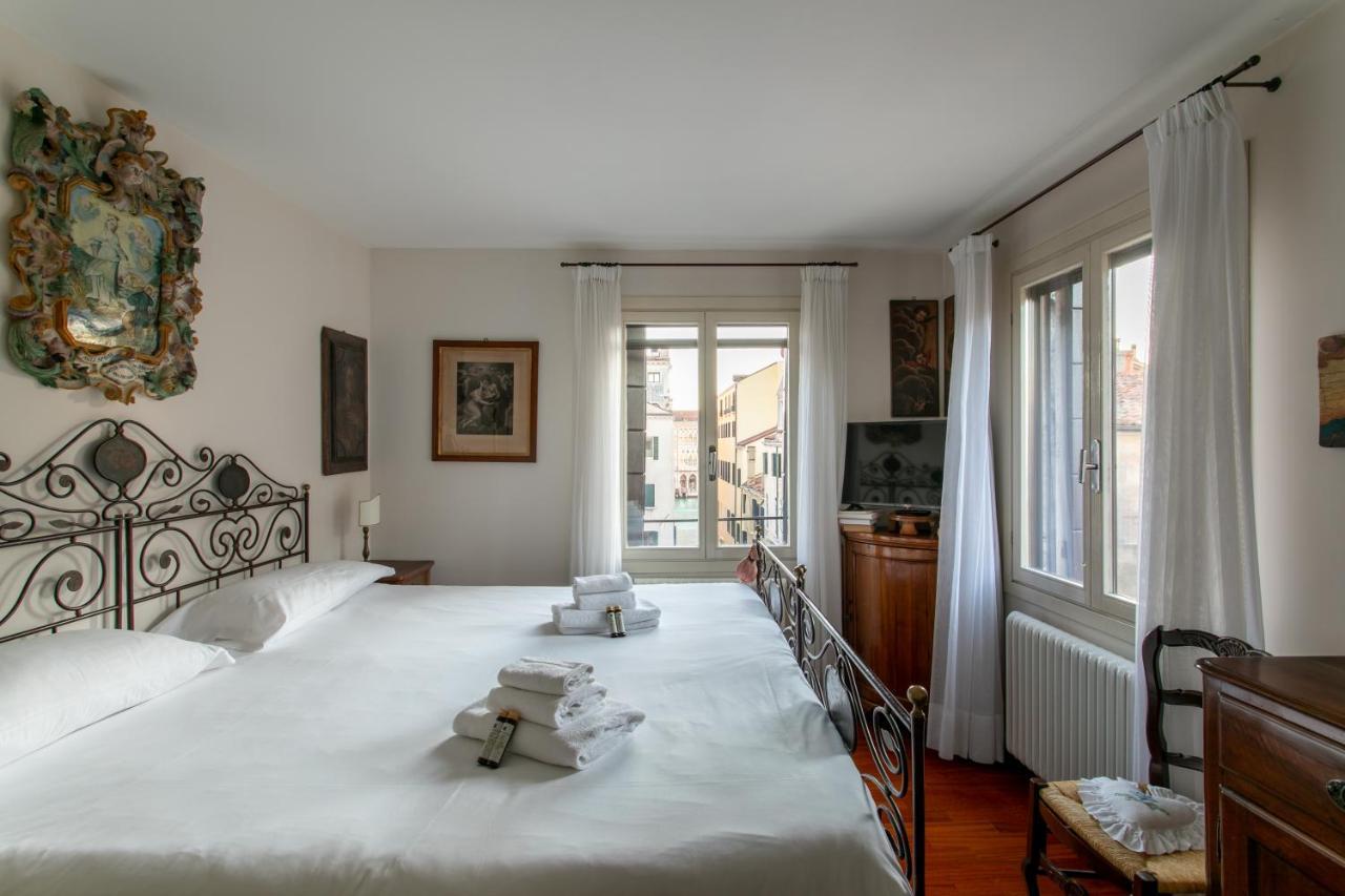 Ca' Al Giglio - Appartamento Vista Canale Veneţia Exterior foto