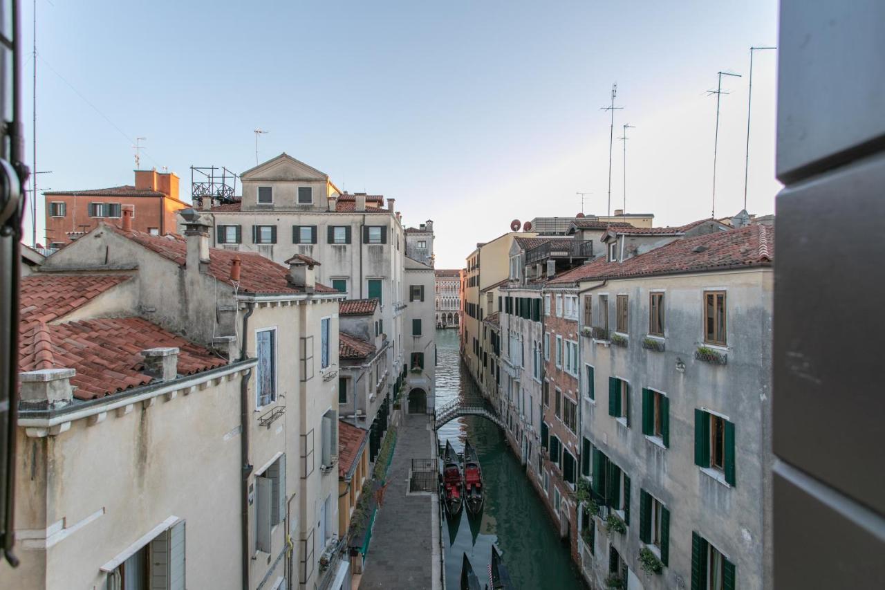 Ca' Al Giglio - Appartamento Vista Canale Veneţia Exterior foto