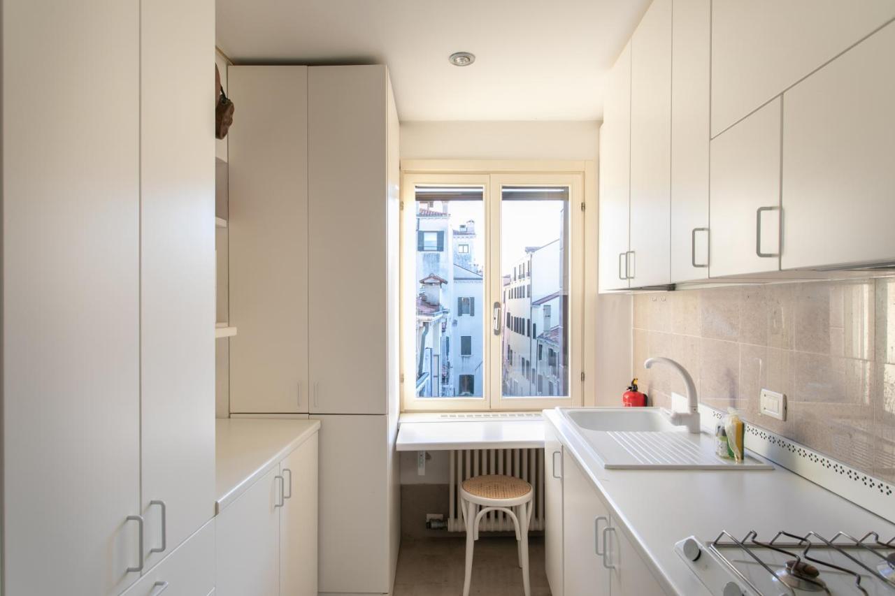 Ca' Al Giglio - Appartamento Vista Canale Veneţia Exterior foto